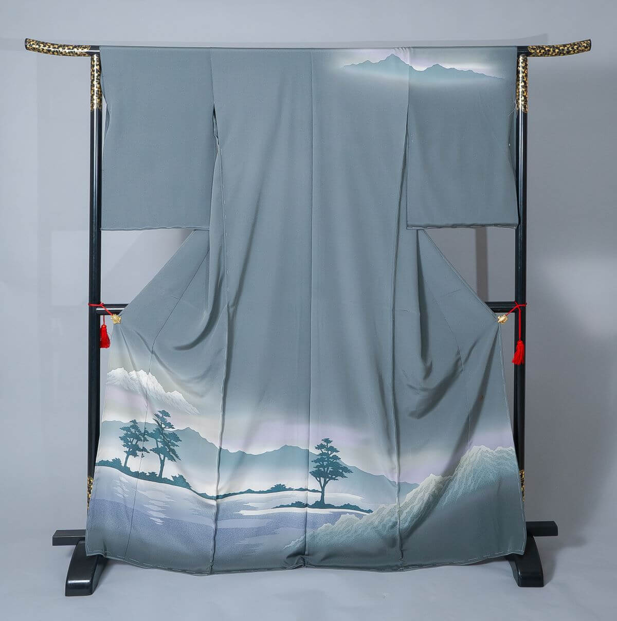 新品【訪問着】ブルーグレー系 風景文様|友禅染め 絹100% 八掛付き 未仕立て