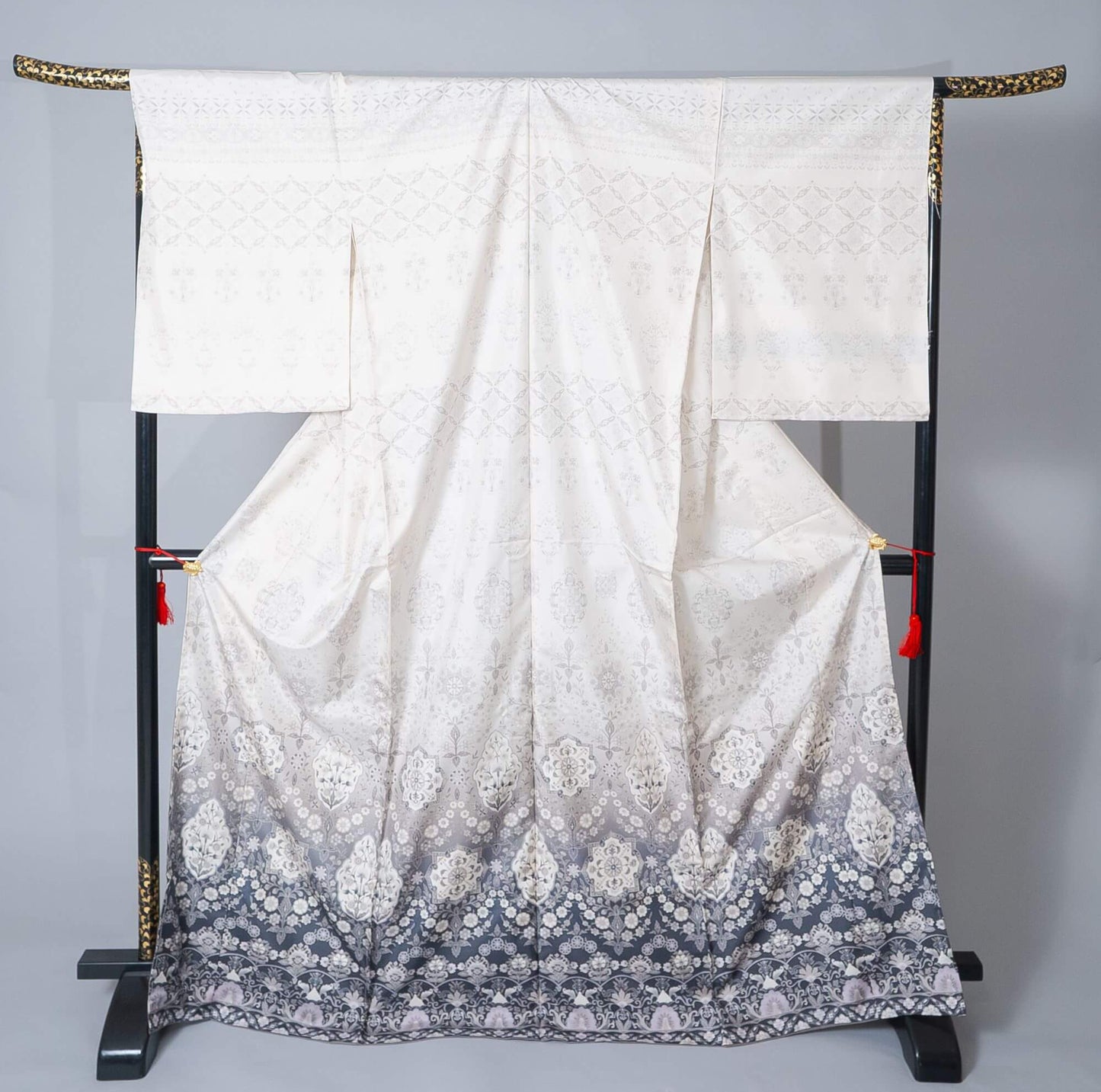 新品【大島紬訪問着】 白 更紗文様|染大島 絹100% 八掛付き 未仕立て