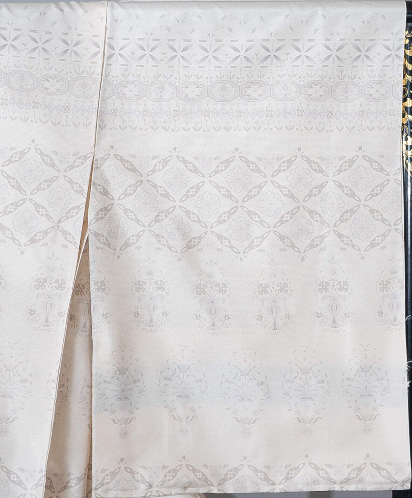新品【大島紬訪問着】 白 更紗文様|染大島 絹100% 八掛付き 未仕立て