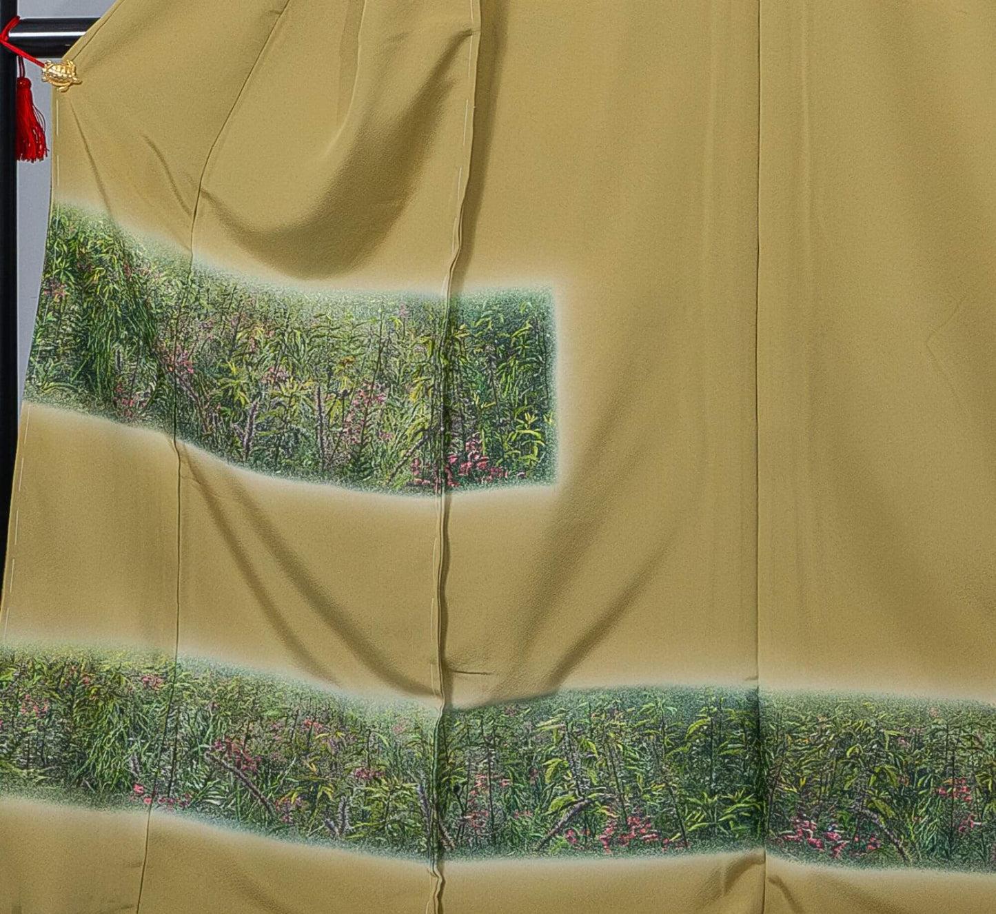新品【訪問着】 麦藁色(むぎわら色) 植物文様|刺繍 絹100% 八掛付き 未仕立て