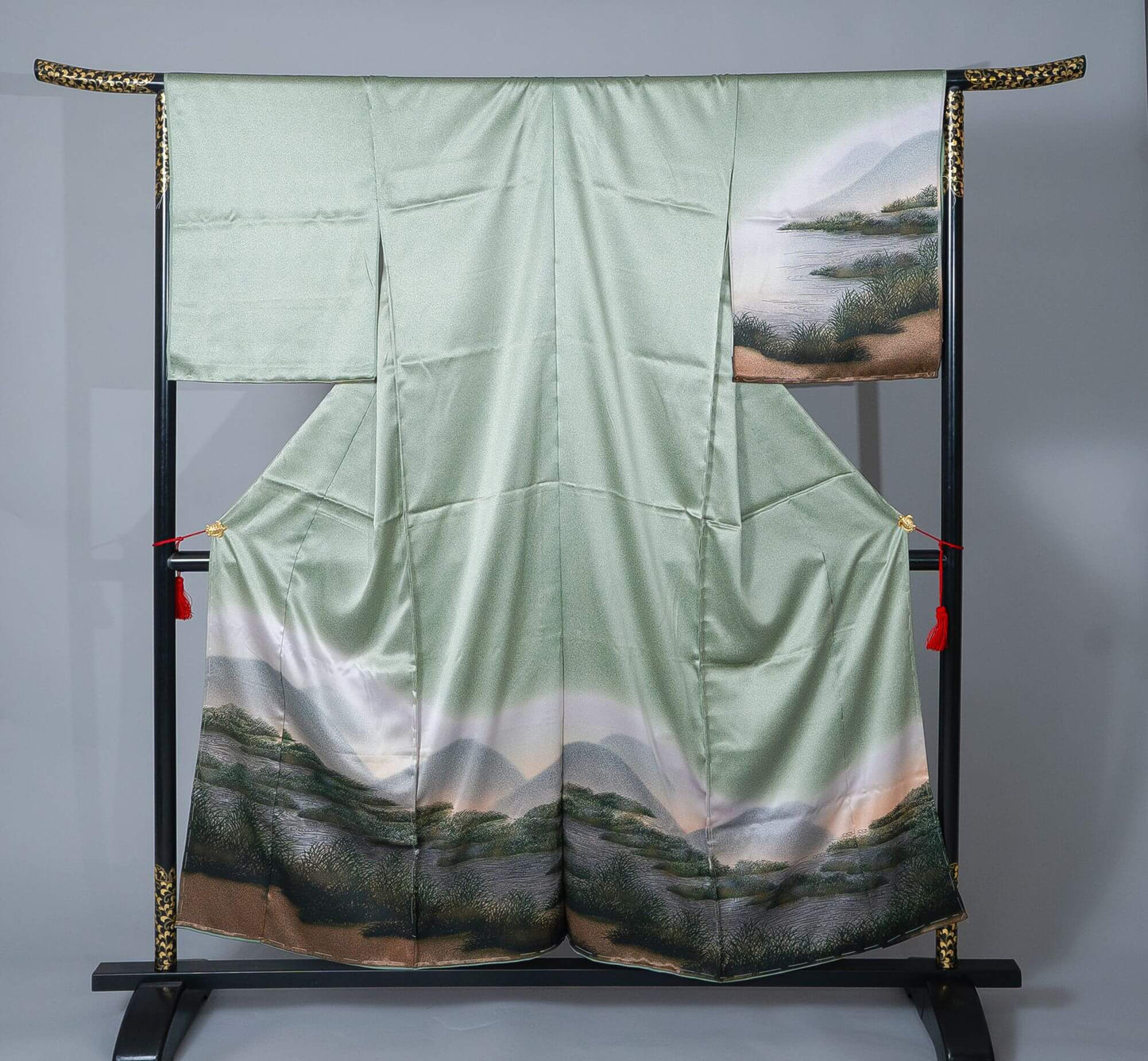 新品【訪問着】 薄い青磁色×風景画|友禅染め 絹100% 八掛付き 未仕立て