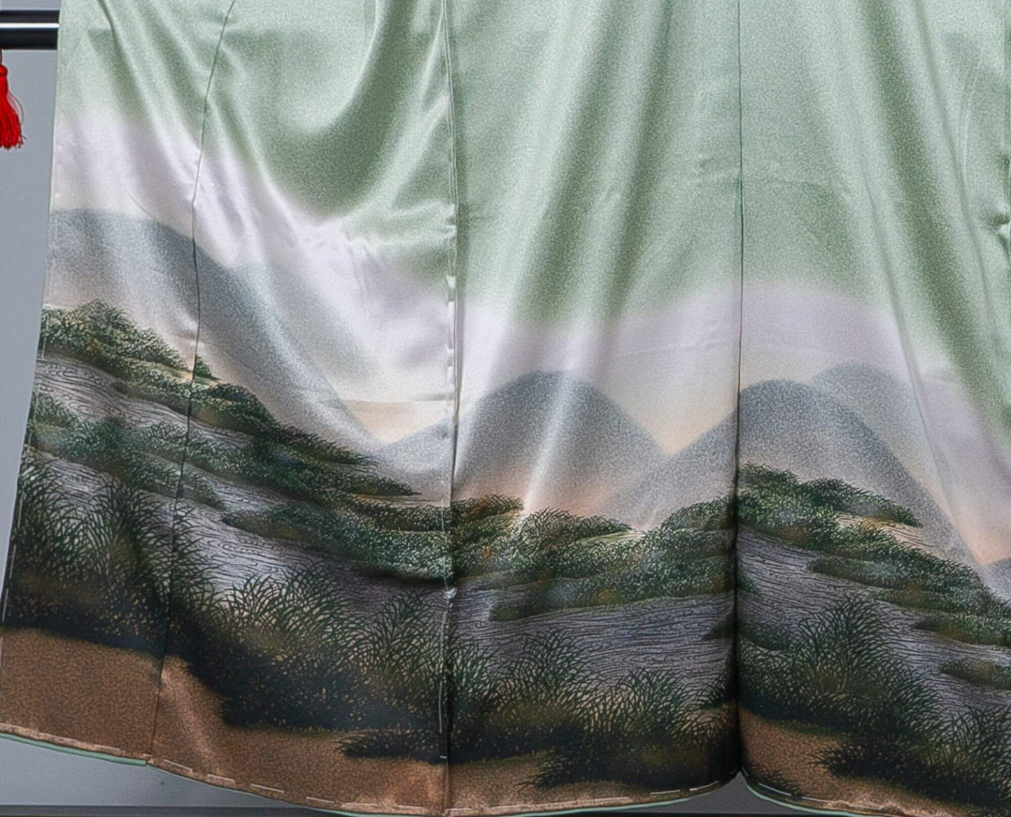 新品【訪問着】 薄い青磁色×風景画|友禅染め 絹100% 八掛付き 未仕立て