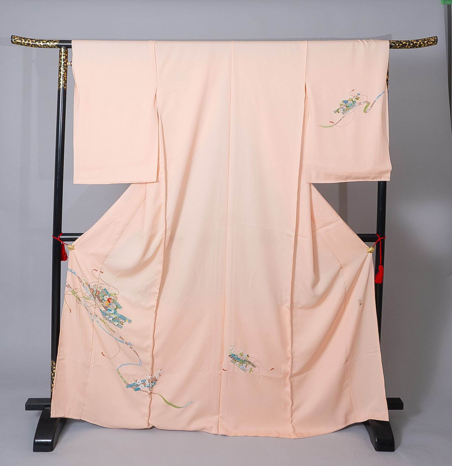 新品【訪問着】サーモンオレンジ系 花筏(はないかだ)|さがら刺繡 絹100% 八掛付き 未仕立て