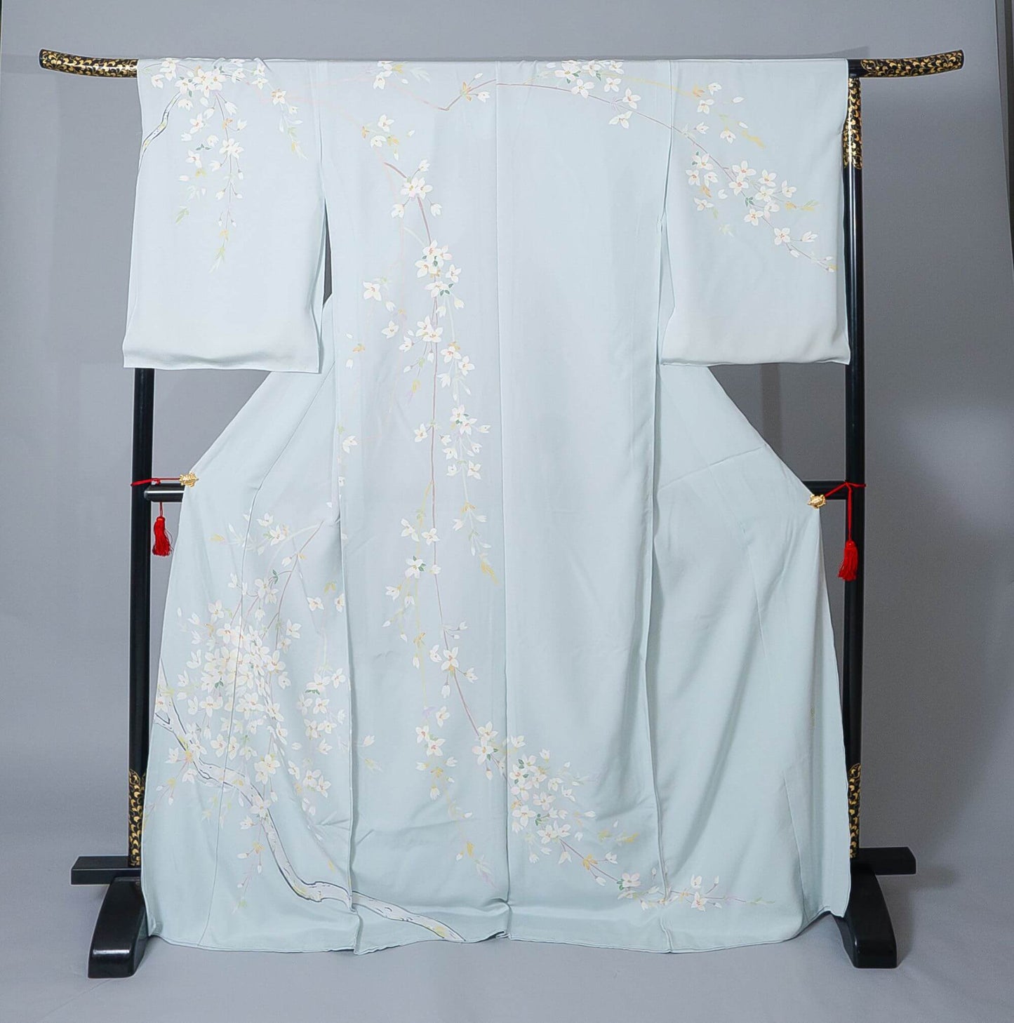 新品【訪問着】 白青磁色 ハナミズキ|友禅染め 絹100% 八掛付き 未仕立て