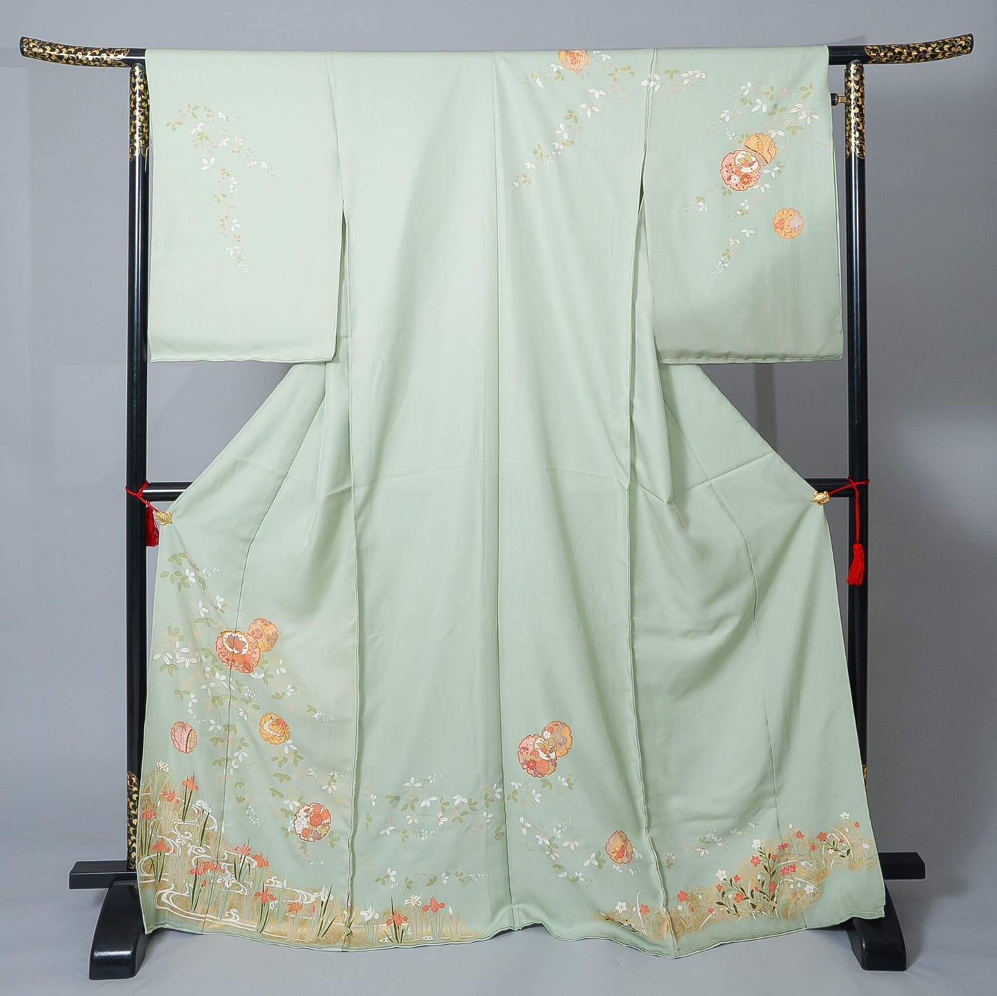 新品【訪問着】薄緑 文様入り雪輪×杜若(かきつばた)|友禅染め 絹100% 八掛付き 未仕立て