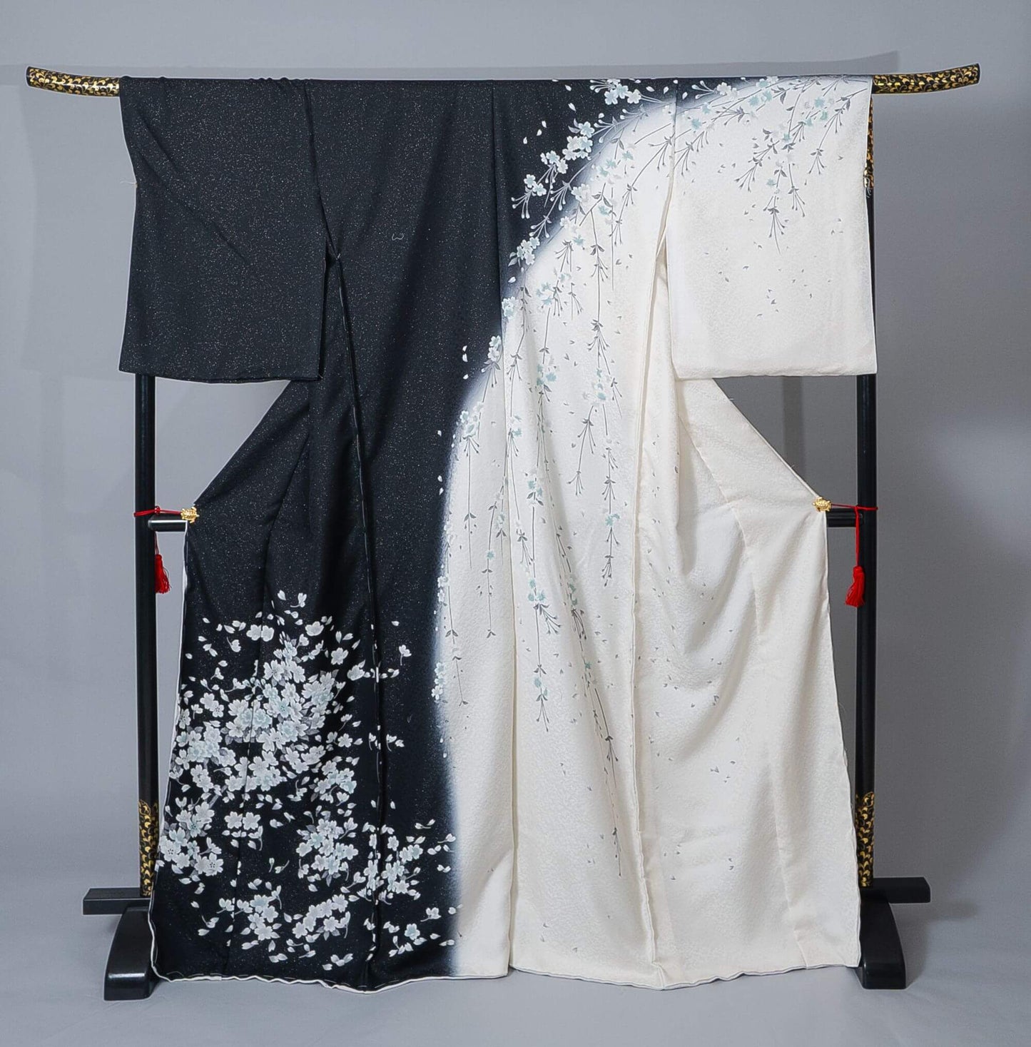 新品【訪問着】黒×白 桜×しだれ桜|友禅染め 絹100% 八掛付き 未仕立て